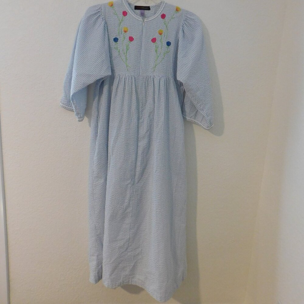 Stan Herman Women's Seersucker Lounge Wear Long Robe M Blue 3/4 Zip Front Tulips
